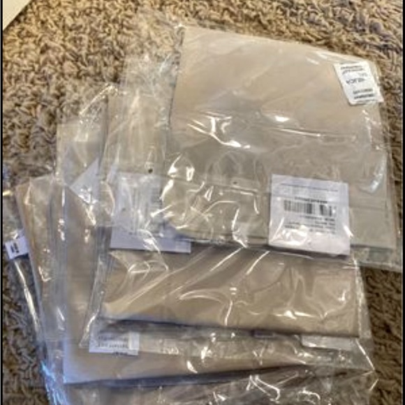 Birdy Grey Neutral Champagne Pocket squares - new - Picture 1 of 2